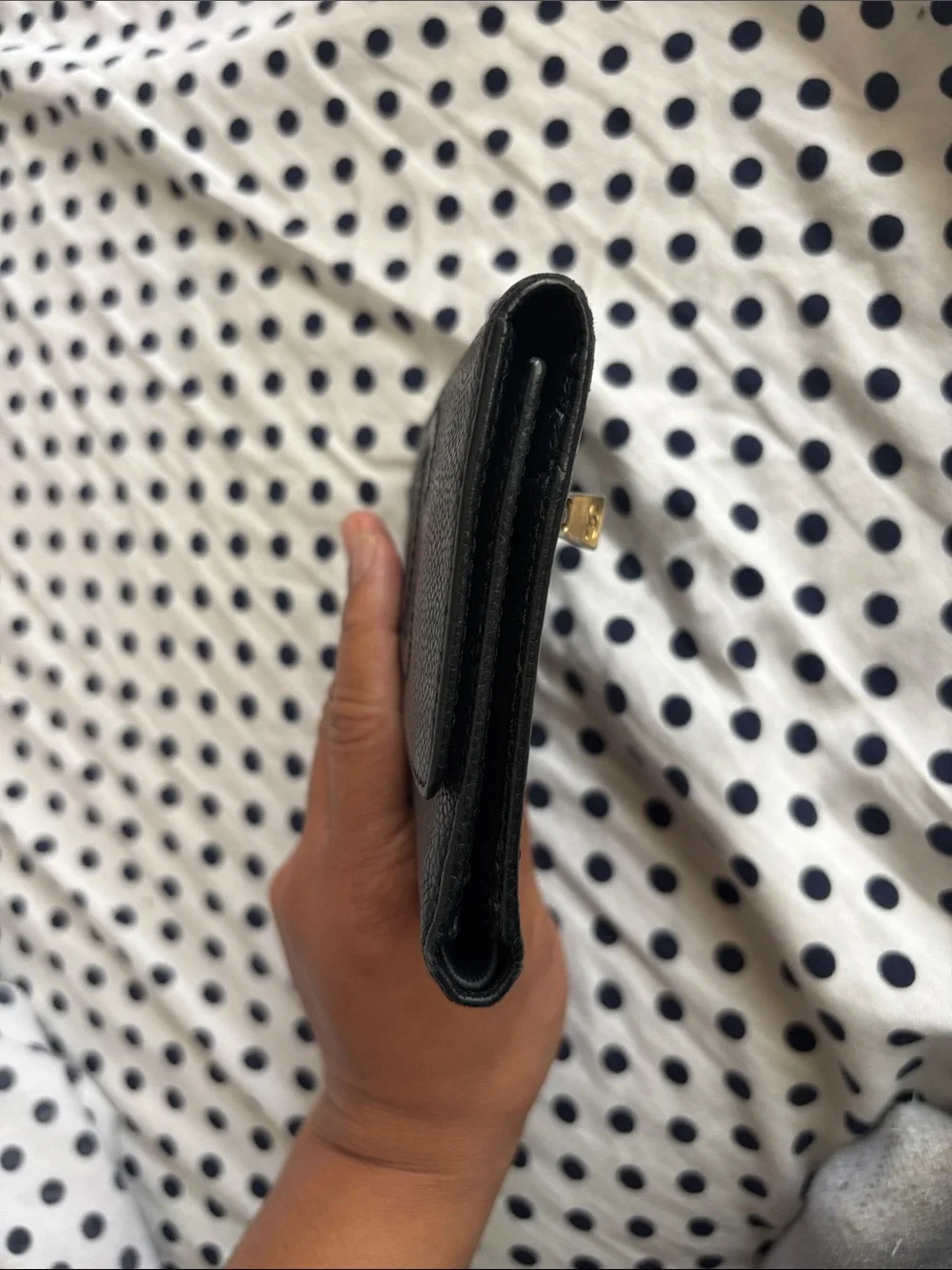 CHANEL Black CC Logo Wallet in Caviar Leather - Picture 10 of 11
